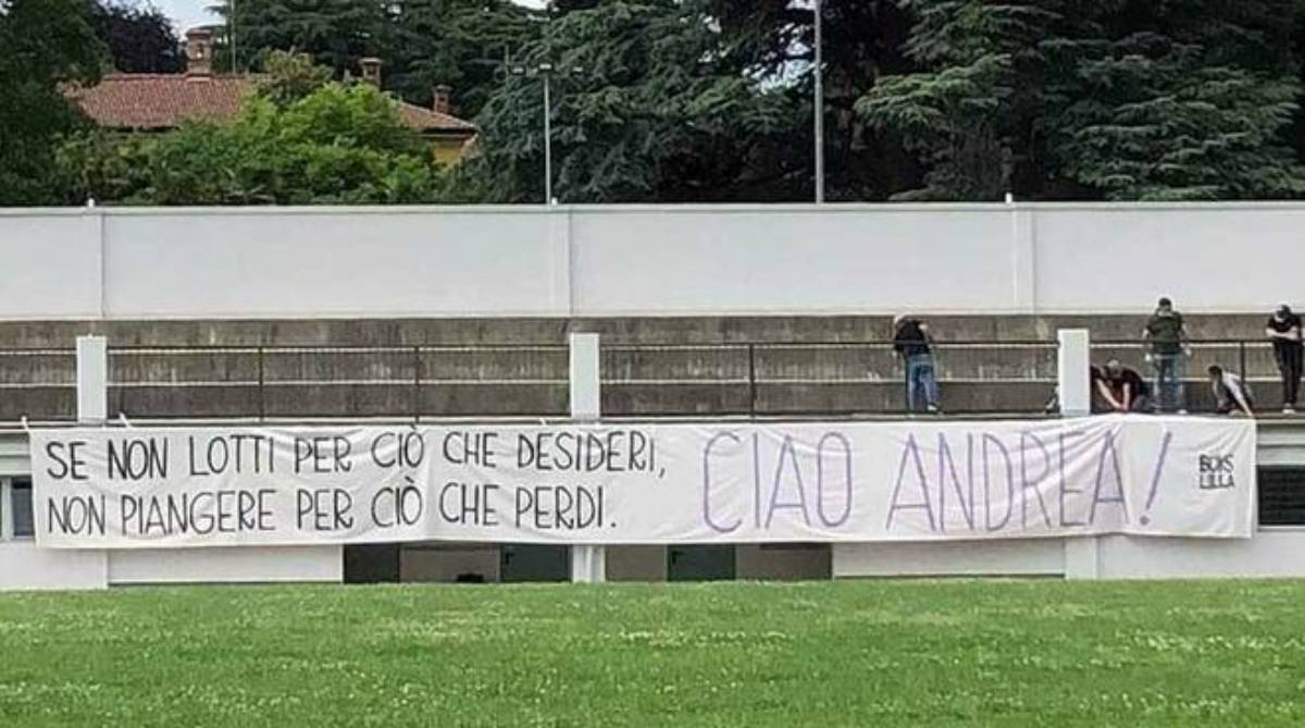 Andrea Rinaldi, striscione amici