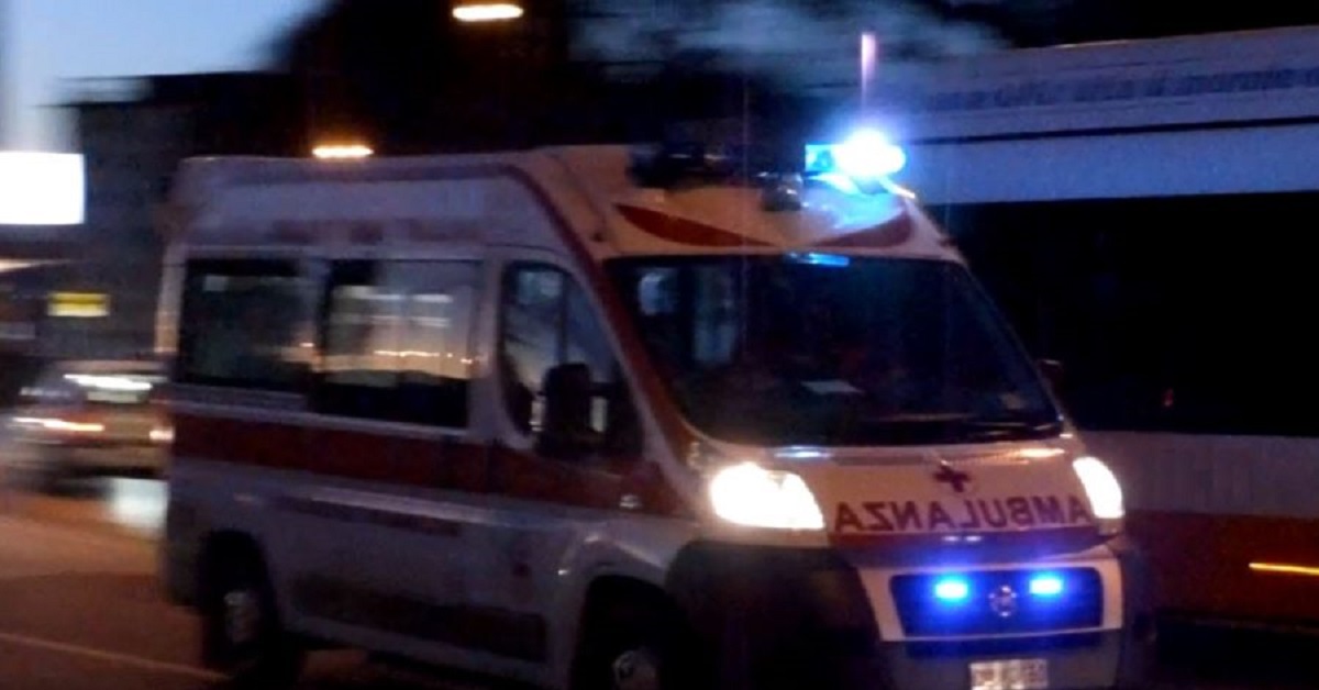 Napoli, il padre del bimbo annegato è rimasto vittima di un incidente: è grave