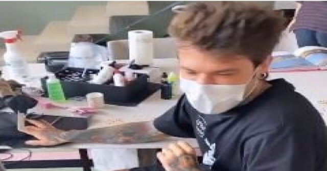 Fedez e il suo nuovo look