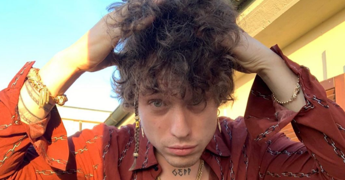 Irama, perché ha cambiato look e orecchini?