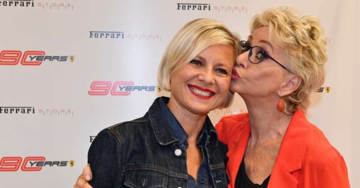 Live -Non è la D’Urso: Antonella Elia contro Enrica Bonaccorti