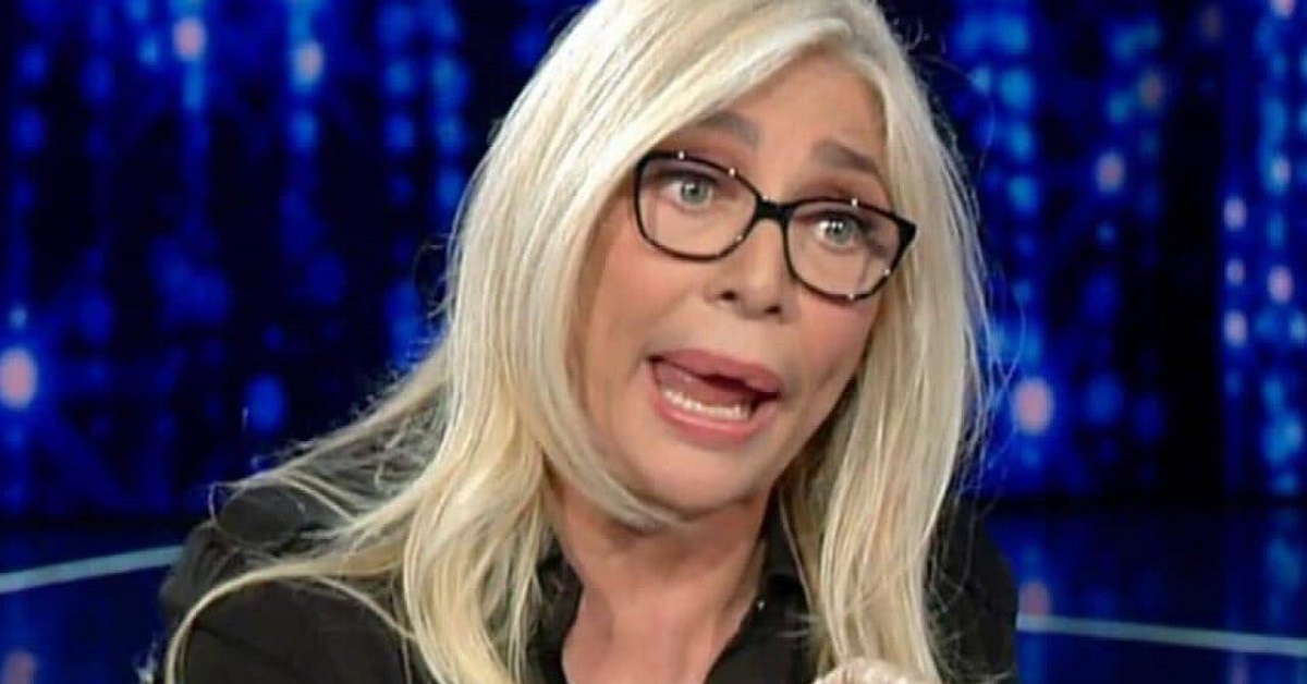 Mara Venier si è tagliata i capelli da sola (VIDEO)