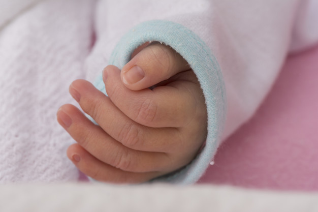 Barletta, neonata nata per strada