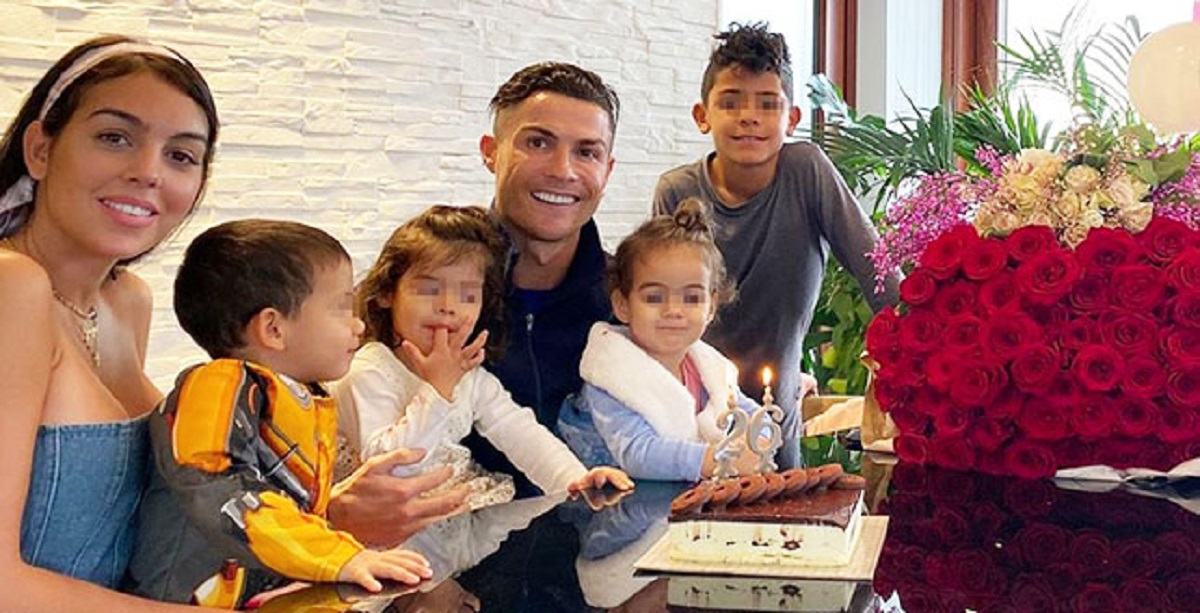 Georgina Rodríguez e Cristiano Ronaldo e i figli