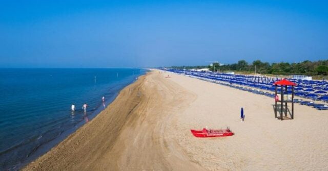 Renata tosi riapre le spiagge di Riccione