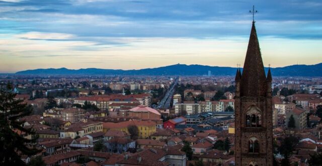 Uomo di Rivoli uccide il cane della compagna