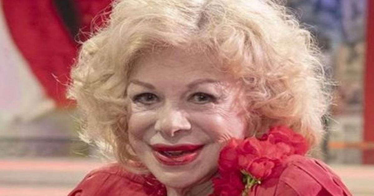 Sandra Milo incatenata a Palazzo Chigi, Giuseppe Conte la fa entrare
