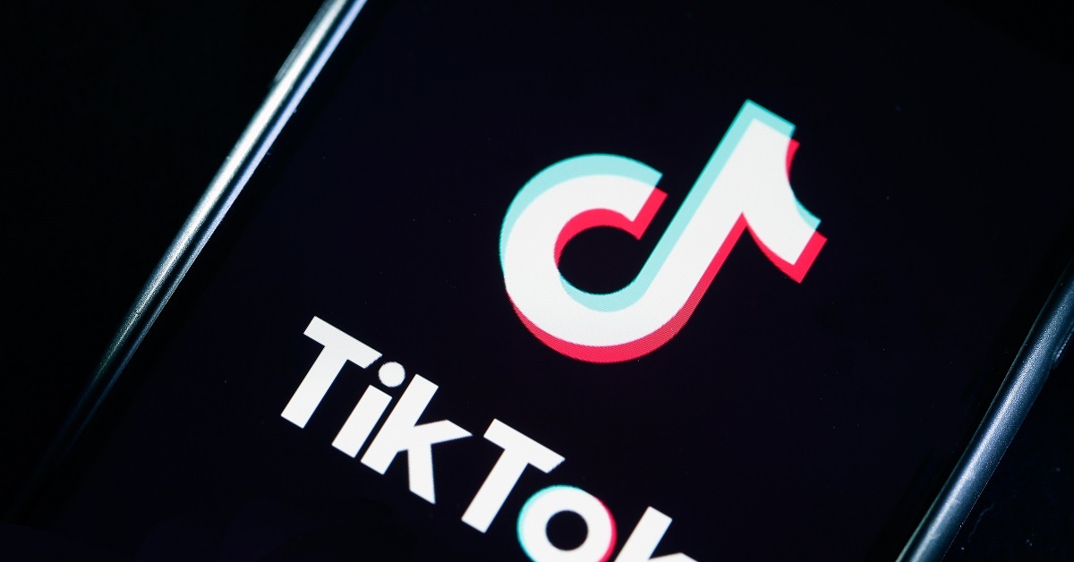 Cosa significa davvero la canzone russa che fa impazzire Tik Tok, Конфетка