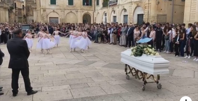 Lecce i funerali di Luna Benedetto