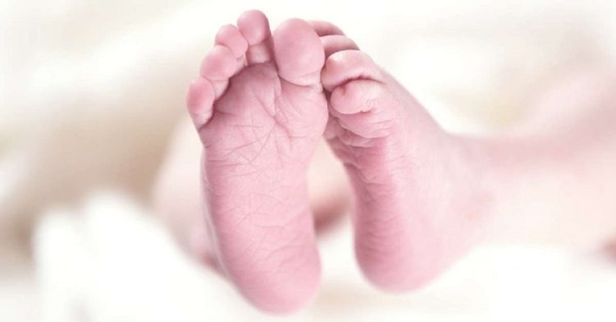 Rifiuta di prendersi cura della sua bambina
