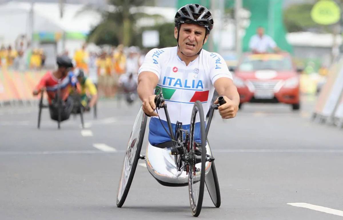 Alex Zanardi con la sua handbike