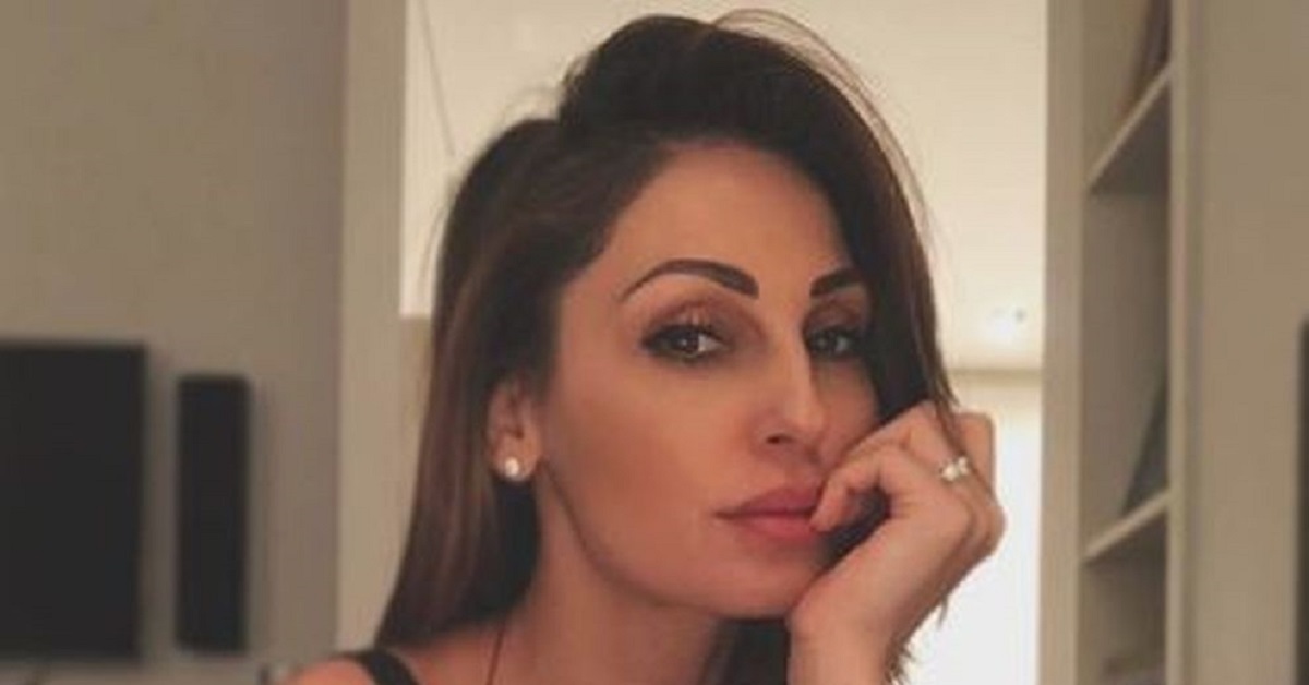 Anna Tatangelo bionda: la foto sorprende i fan