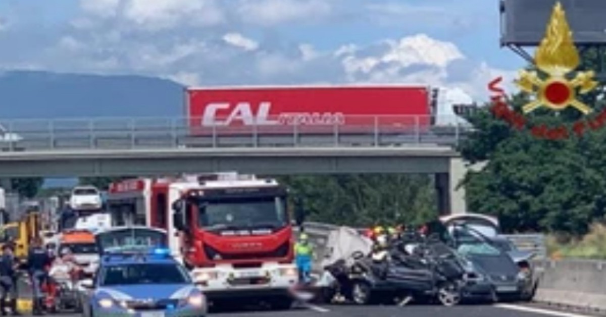 Grave incidente sull’autostrada A1: morte due bambine e i loro nonni