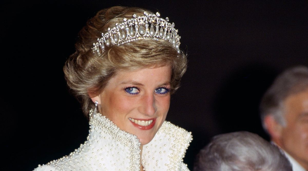 Lady Diana da bambina e la somiglianza con Charlotte - Bigodino