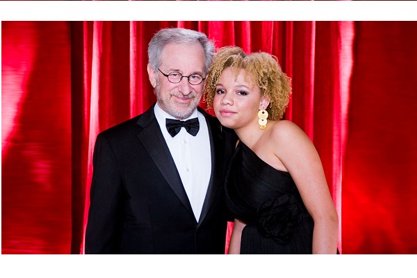 Mikaela Spielberg e il padre