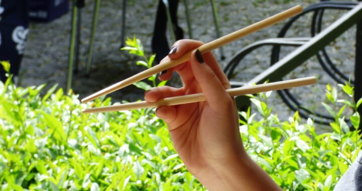 Come usare le bacchette per mangiare | DonnaD