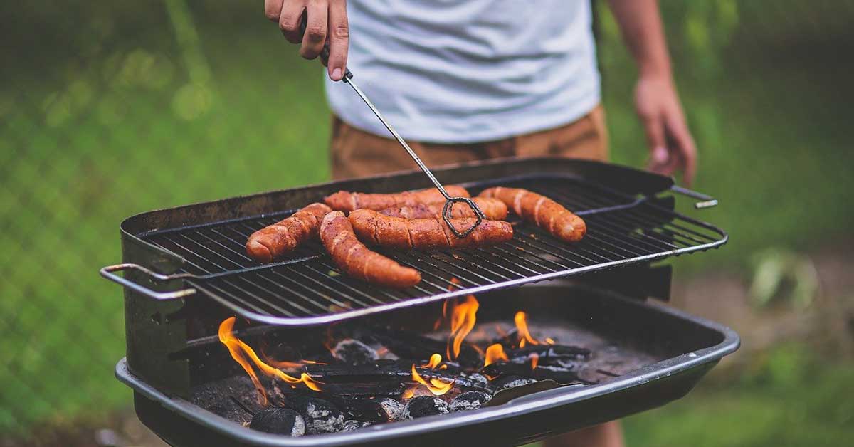 Barbecue esplode in spiaggia