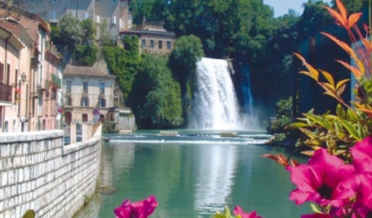 Cascata di Isola del Liri, il posto magico del Lazio da non perdere