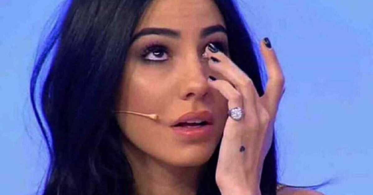 Giulia De Lellis ha febbre ma non positiva Bigodino