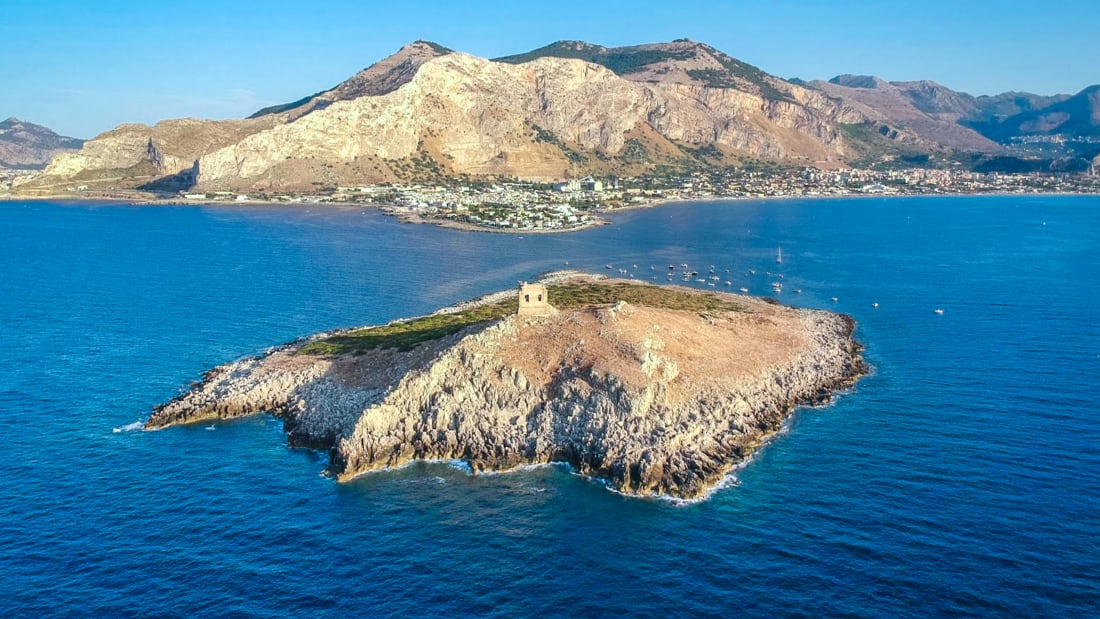 Isola delle Femmine, l’atollo palermitano che si può persino acquistare