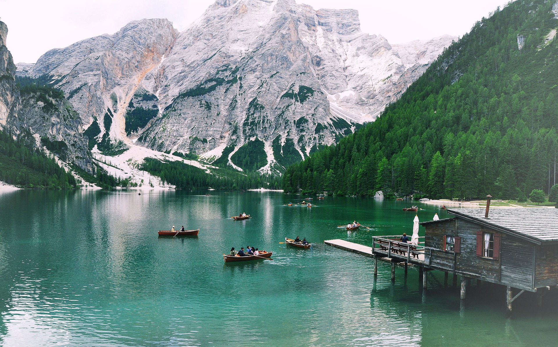 Lago di Braies, lo scorcio incantevole dell'Alto Adige