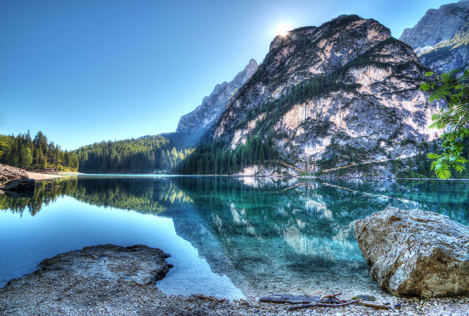 Lago di Braies, lo scorcio incantevole dell'Alto Adige