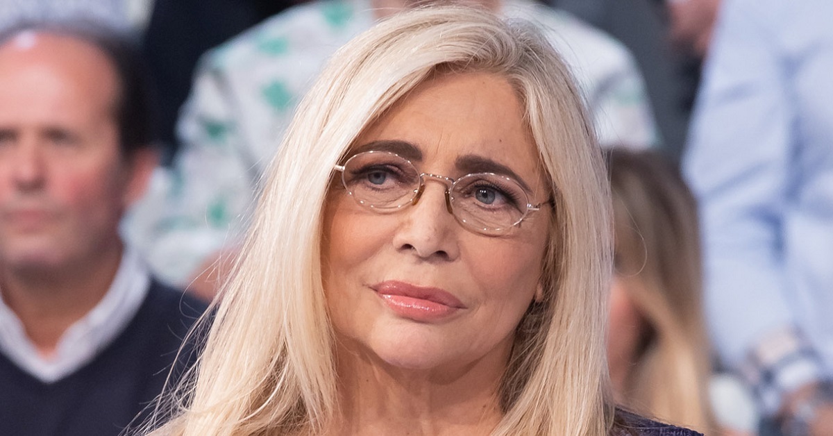 Mara Venier torna a camminare senza stampelle