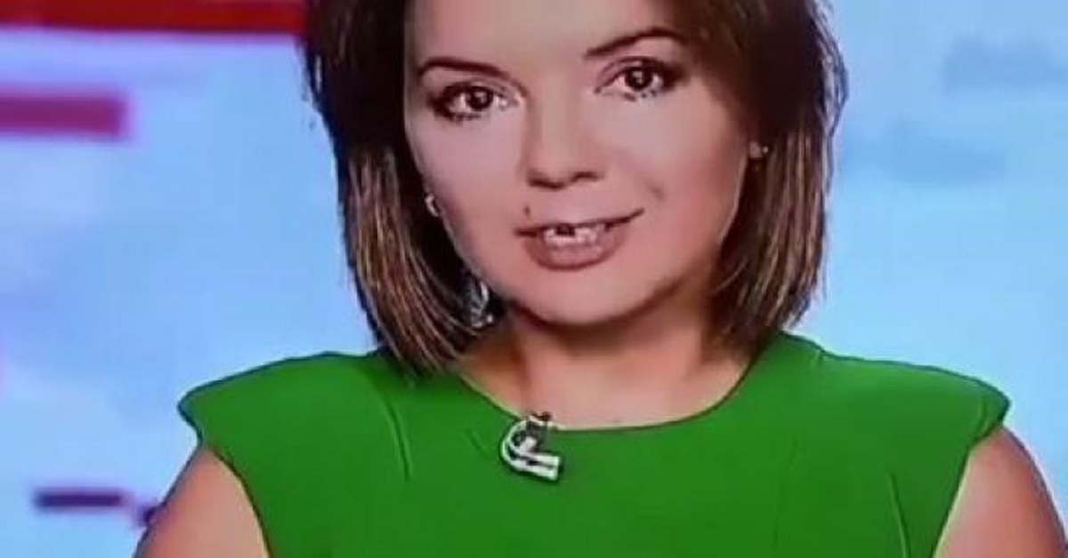 giornalista ucraina perde un dente in diretta TV