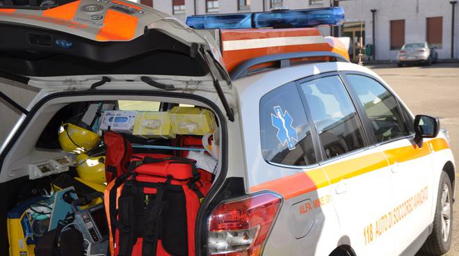 Bambino caduto in piscina morto