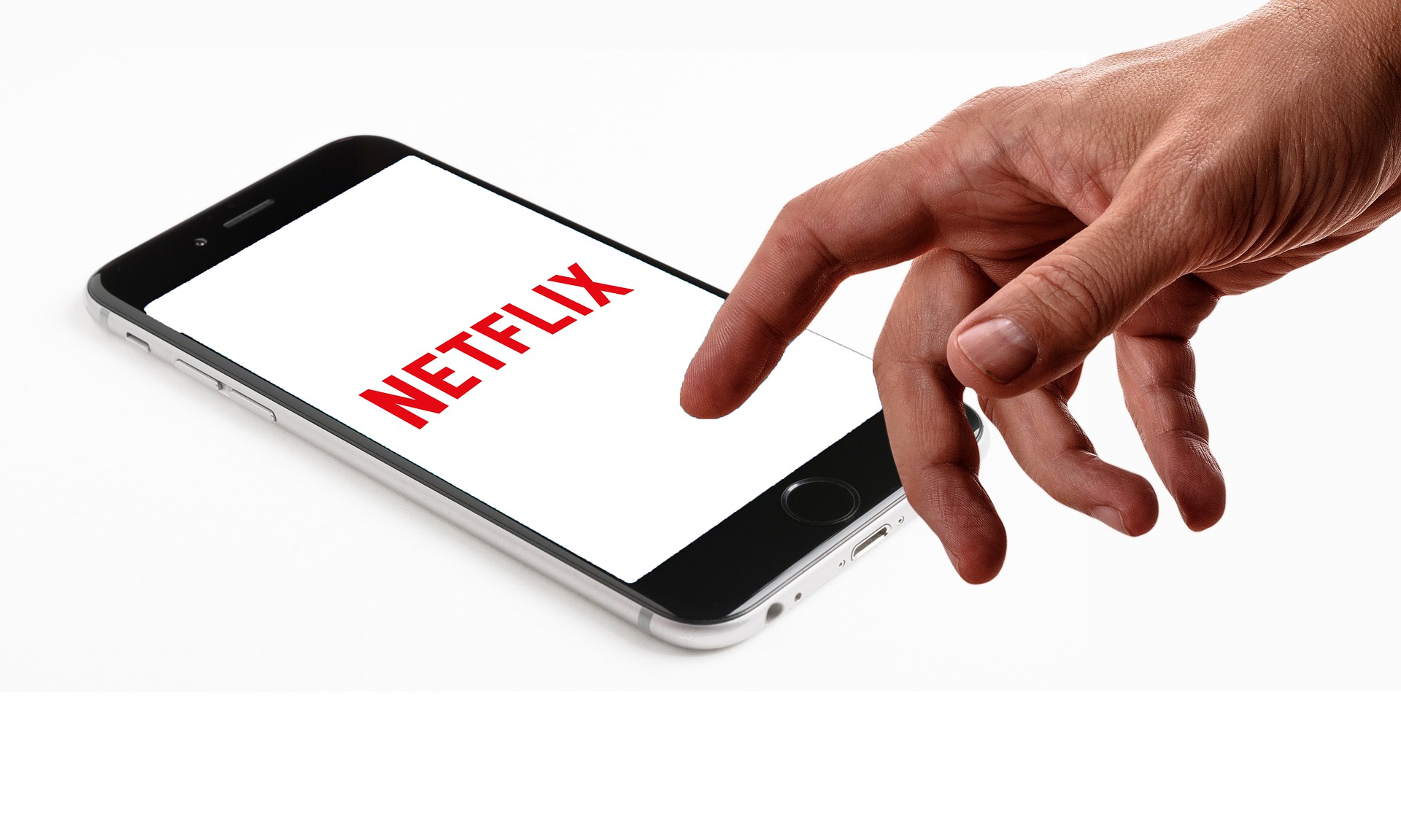 Oltre Netflix: le piattaforme di streaming (legale) da sfruttare in vacanza
