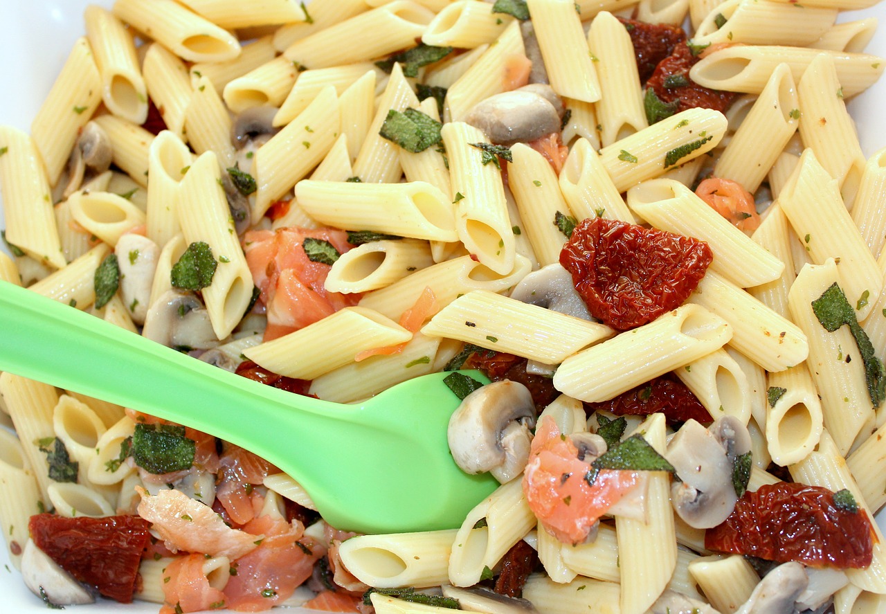 Pasta fredda con salmone