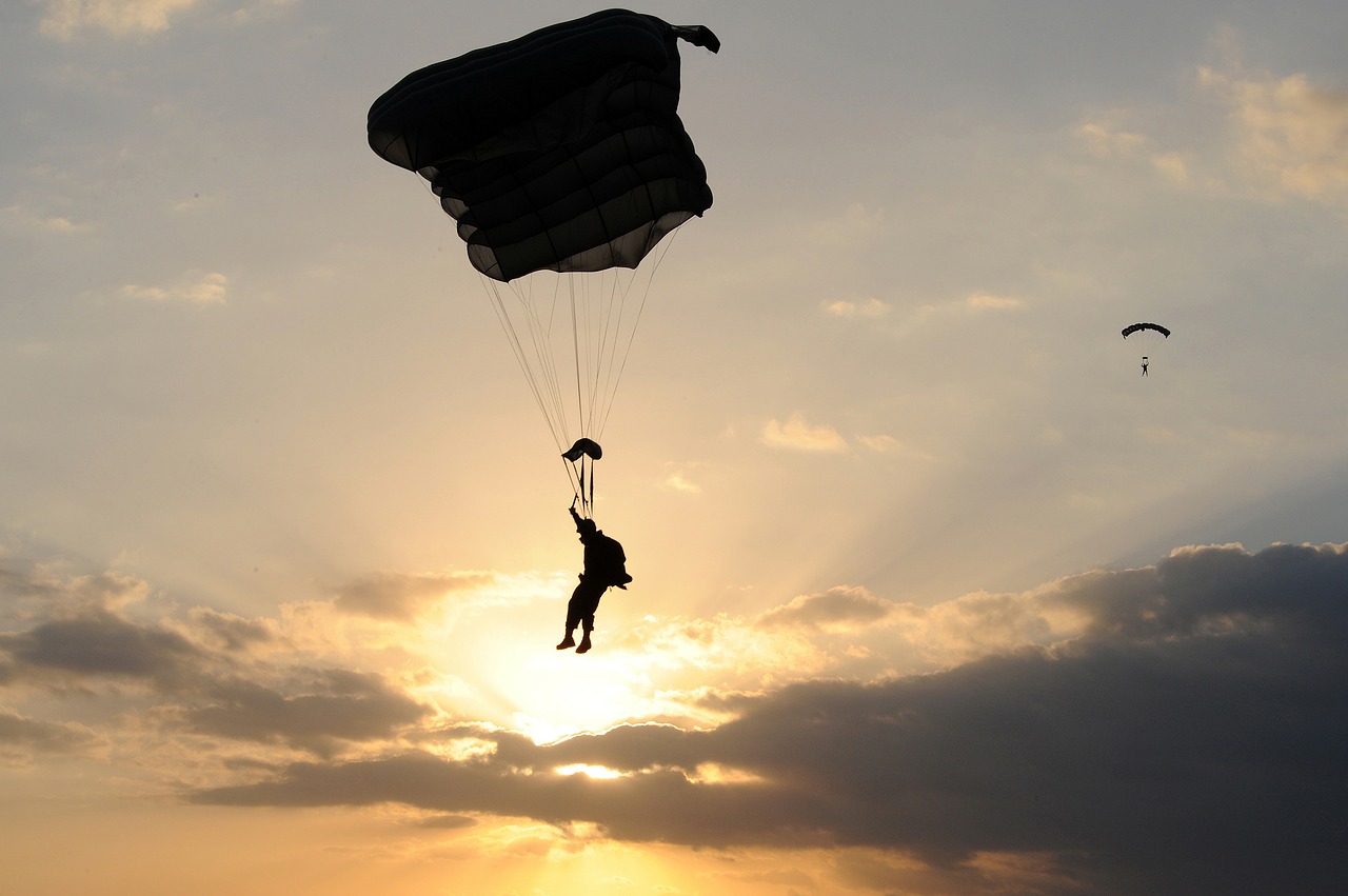 Piombino, paracadutista morto sotto un traliccio