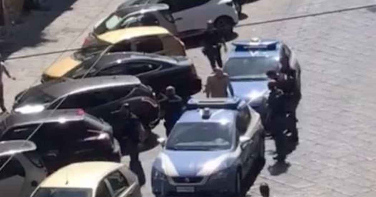 Napoli, rinviato a giudizio il poliziotto che sparò al cane di un pregiudicato