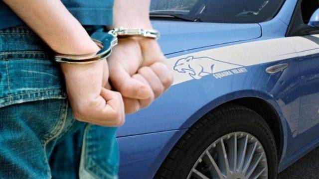 Arrestato padre di 41 anni per violenza domestica