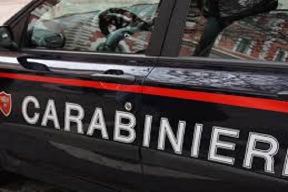 macchina Carabinieri