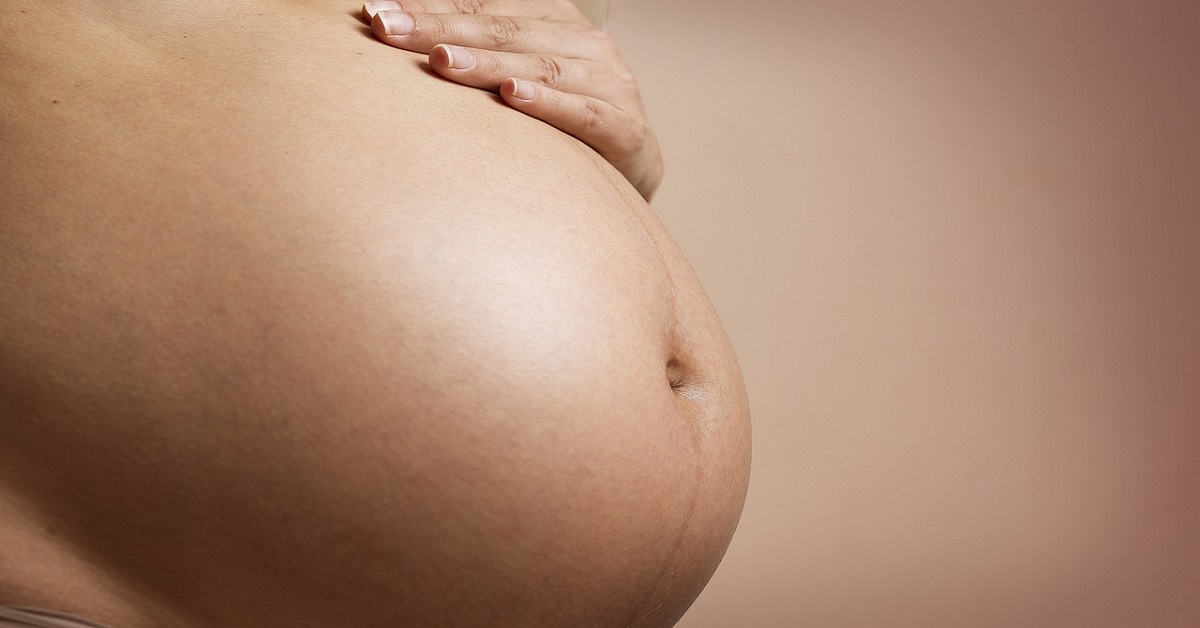 Mamma incinta di tre gemelli