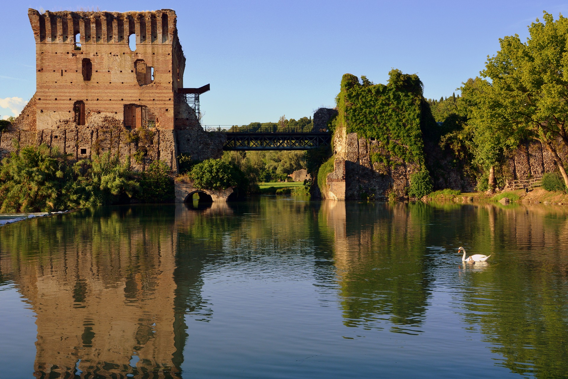 Esiste un posto in Italia dove la natura incontra la storia: benvenuti a Vialeggio sul Mincio, il borgo spettacolare d'Italia.