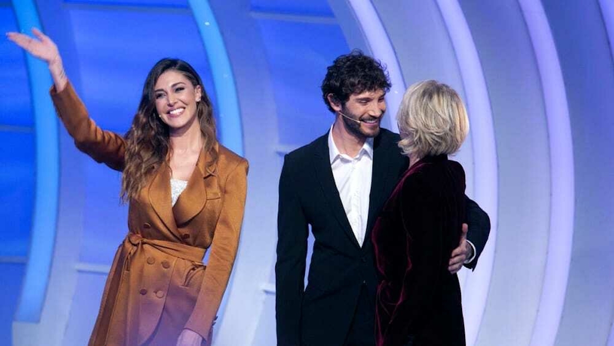 Belen Rodriguez risponde a Maria De Filippi: Stefano De Martino non si perdona