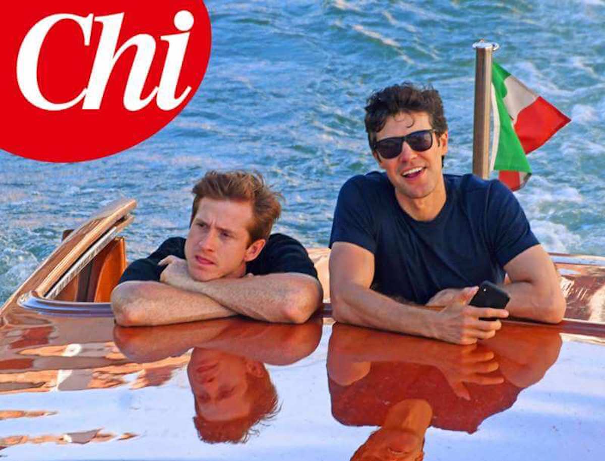 Roberto Bolle in vacanza con Daniel Lee: attimi di romanticismo in barca