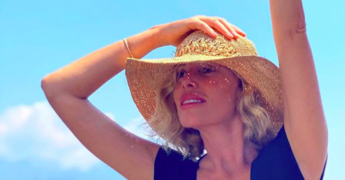 Foto di Alessia Marcuzzi con cappello