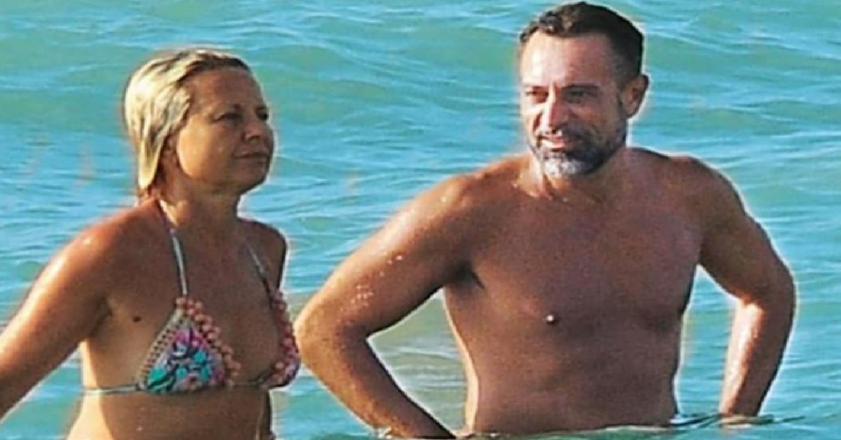 Antonella Elia in spiaggia con Pietro