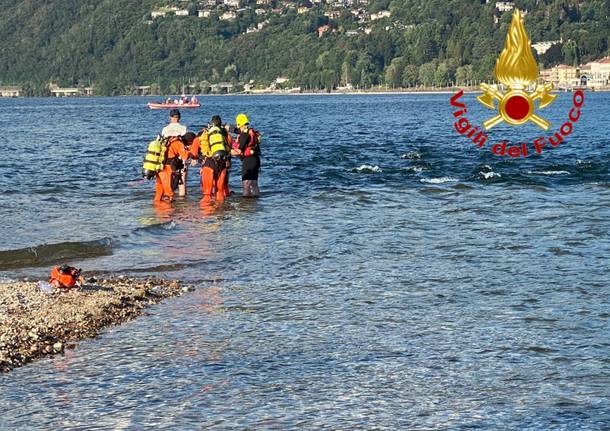 bambina dispersa nel lago