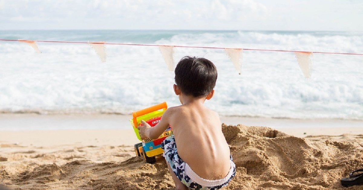 Bambino al mare