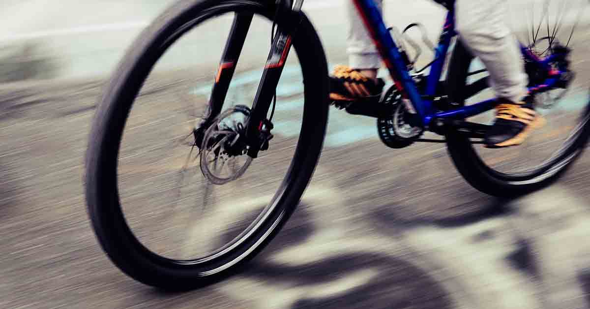 Cade in bici, bimbo di 9 anni in coma