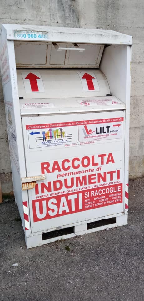 Contenitori per la raccolta degli indumenti