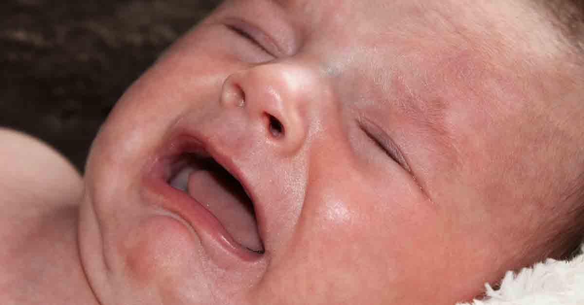 Esplosione a Beirut colpisce sala parto: neonato riesce a nascere ugualmente
