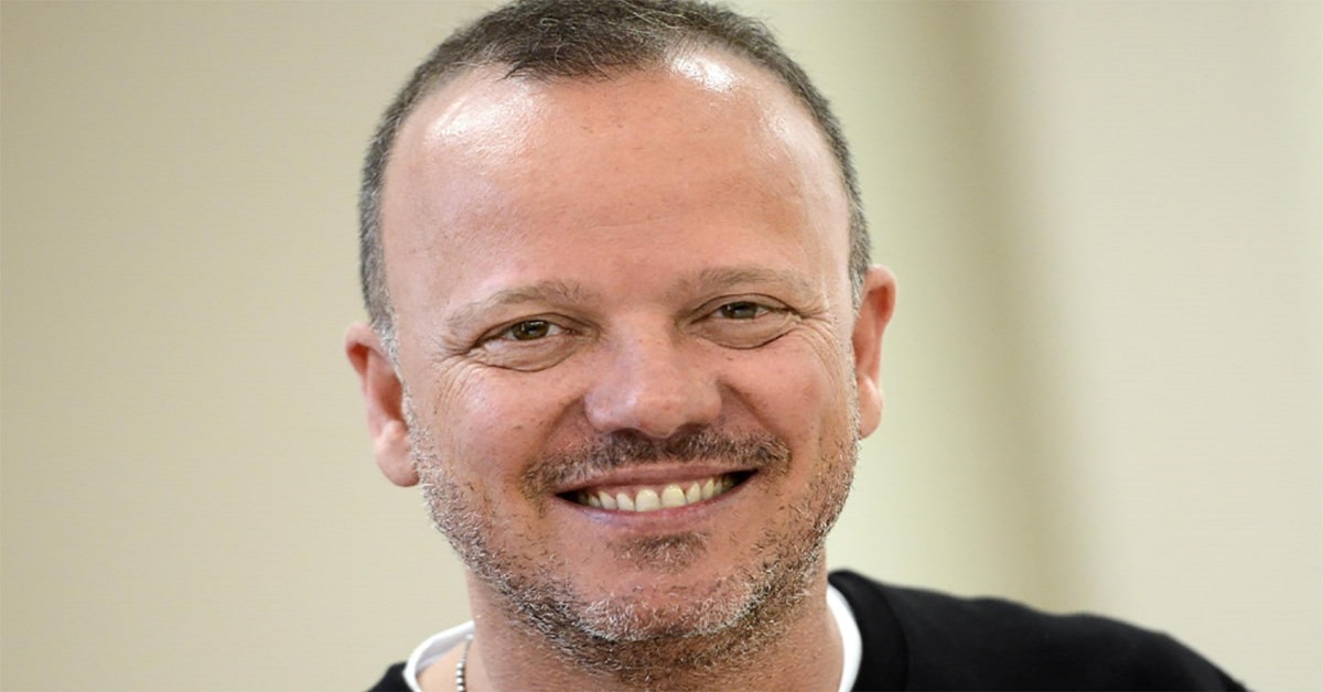 Gigi D'Alessio diventa nonno Anna commenta