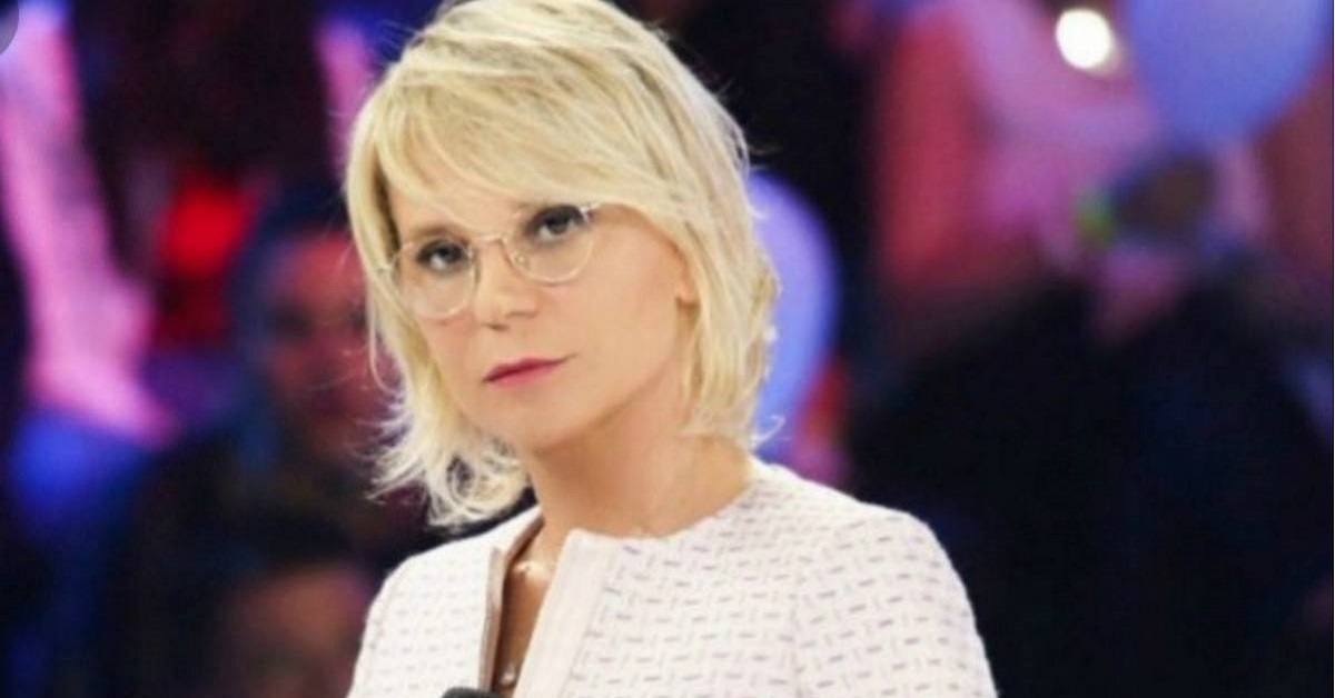 Maria De Filippi rimprovera Alessia Marcuzzi per il suo look