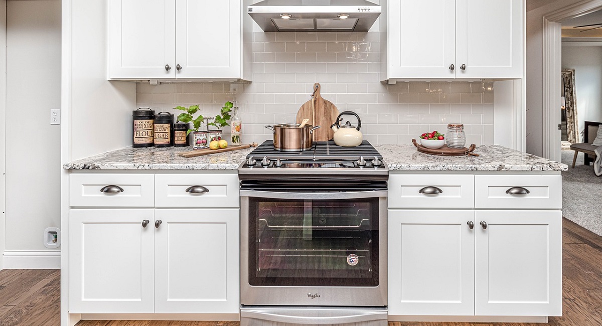 Come pulire il forno in pochi minuti: trucchi e consigli per un effetto sorprendente