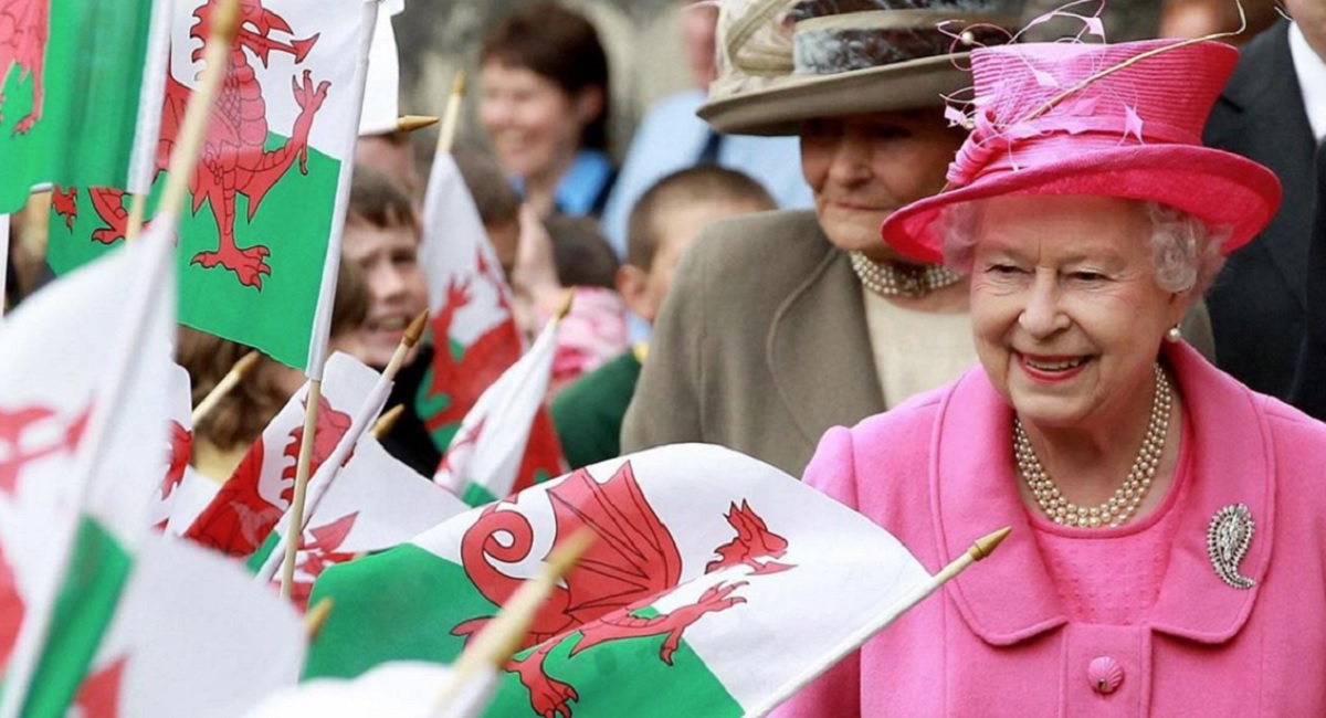 Regina Elisabetta, il forte stress che prova ogni volta che arriva un Royal Wedding